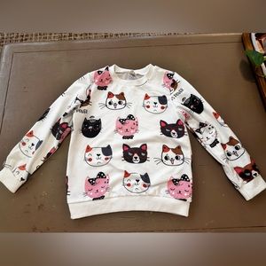 Adorable cat sweatshirt. No size tag but fits like a girls 7/8. Brand is “130”.